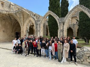 Erenköy Lisesi öğrencileri “Ülkemi Tanıyorum” projesi kapsamında Girne’yi gezdi