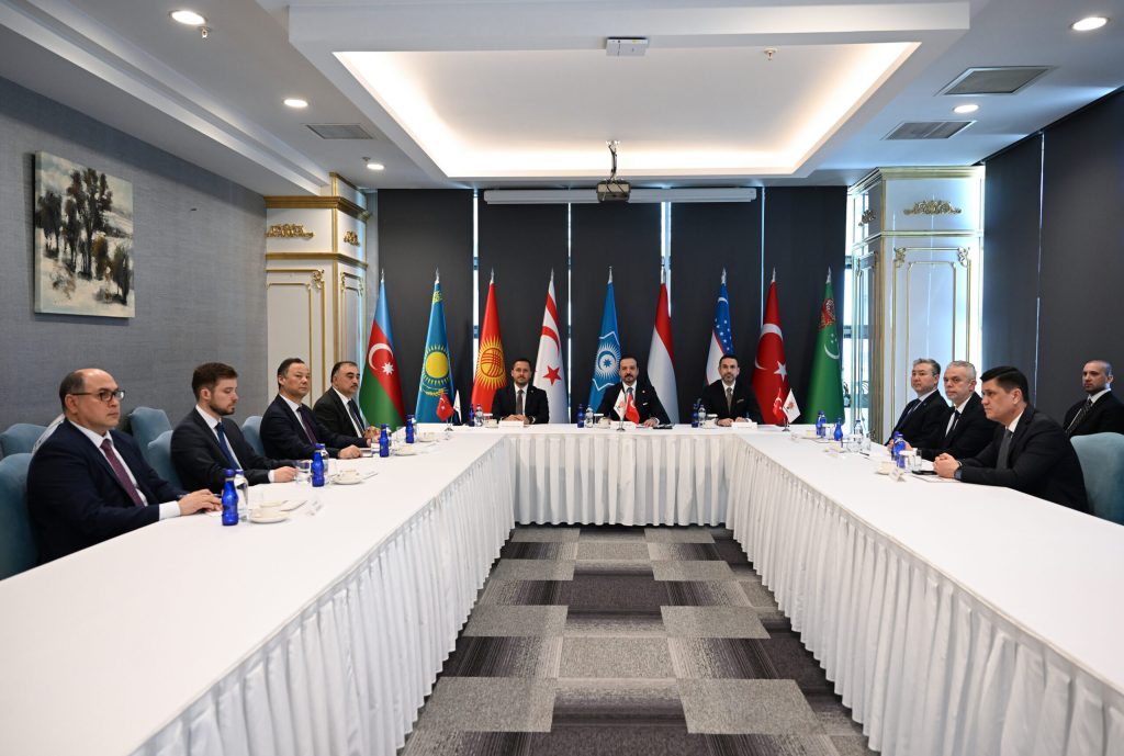 AK Parti Genel Başkan Yardımcısı Zorlu, Türk devletlerinin büyükelçileriyle bir araya geldi