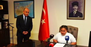 TC Lefkoşa Büyükelçisi Başçeri, 23 Nisan sebebiyle çocukları kabul etti