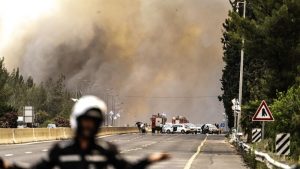 İsrail, yangınlar nedeniyle uluslararası yardım talebinde bulundu