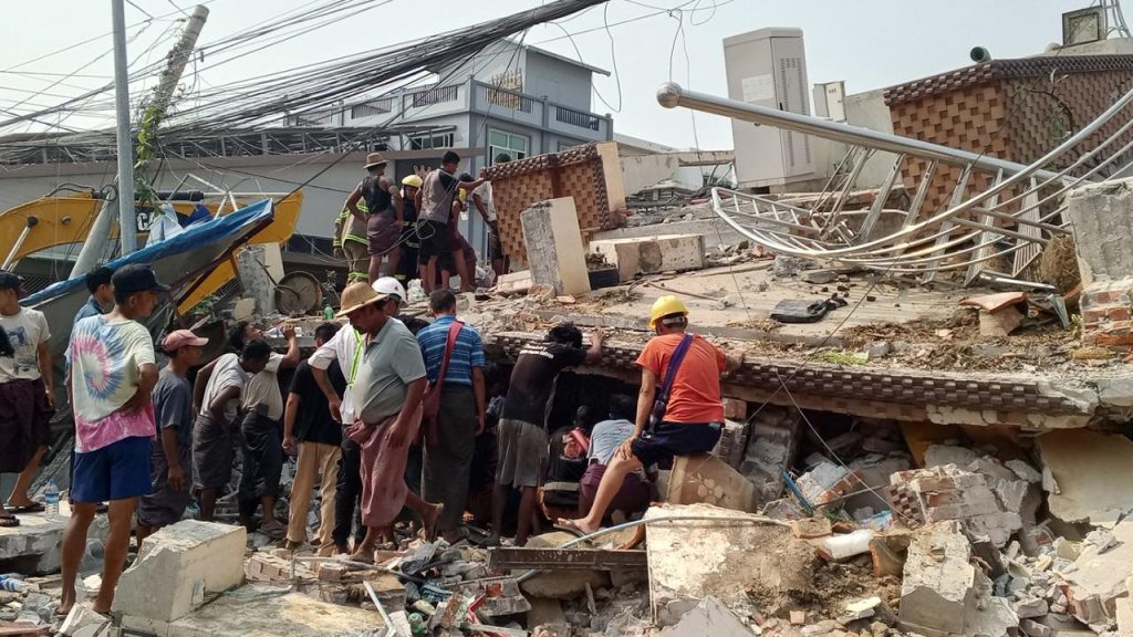 Myanmar’daki depremlerde can kaybı sayısı 3 bin 85’e yükseldi