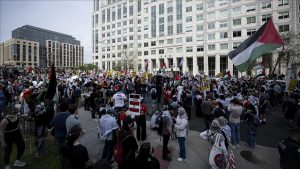 ABD’nin başkenti Washington’da binlerce kişi Filistin’e destek gösterisinde bir araya geldi