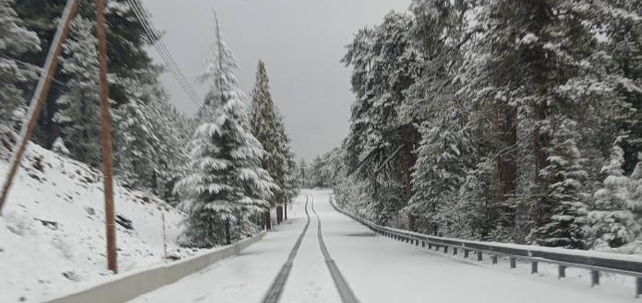 Trodos beyaza büründü