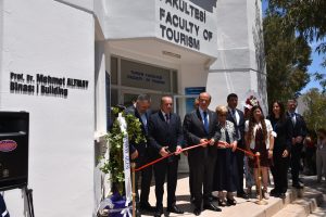 DAÜ’den Prof. Dr. Mehmet Altınay’a vefa… İsmi Turizm Fakültesi’ne verildi