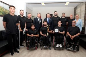 Üstel, Vakıflar Tekerlekli Sandalye Basketbol takımı heyetini kabul etti