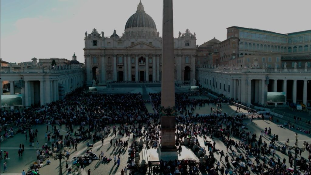 Vatikan’da papalık seçimi: İkinci günde oylama başladı
