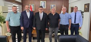 Maliye Bakanı Berova, KKTC Avcılık Federasyonu Başkanı Saygıner ve heyetini kabul etti