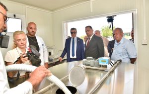 Başbakan Üstel, Minareliköy Süt Toplama Merkezinde incelemelerde bulundu