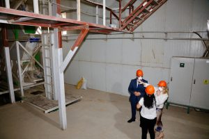 Cumhurbaşkanının eşi Sibel Tatar, Akdoğdu Drifil Pelet Yem Fabrikasını ziyaret etti