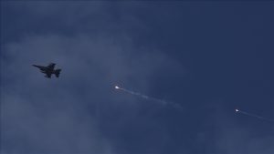 İsrail, Suriye’ye yönelik son hava saldırılarını 12 savaş uçağıyla gerçekleştirdiğini duyurdu