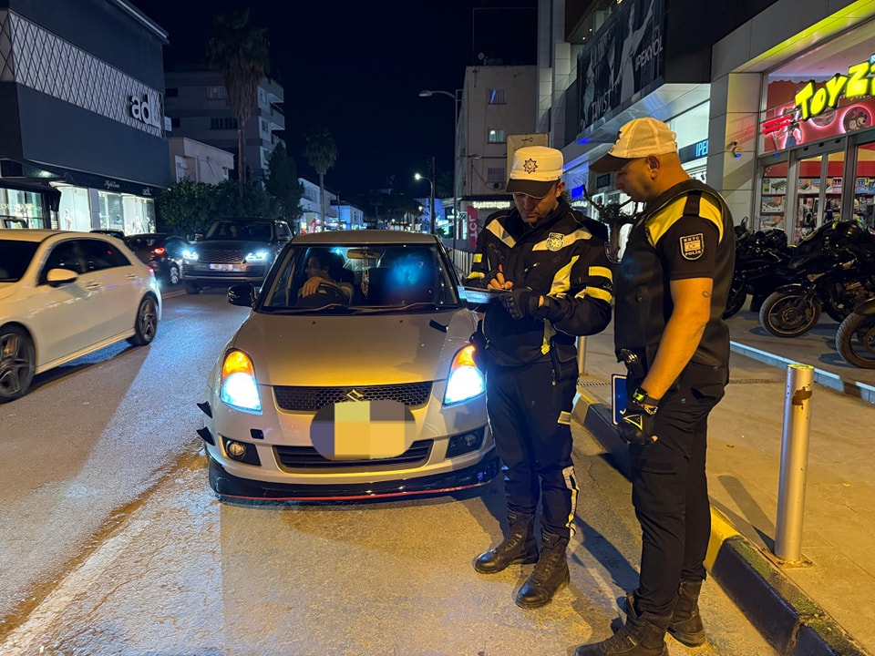 Trafik denetimlerinde 289 sürücü rapor edildi, 23 araç trafikten men edildi
