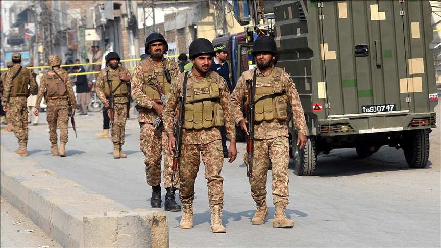 Pakistan’ın Hayber Pahtunhva eyaletinde düzenlenen bombalı saldırıda 13 asker öldü
