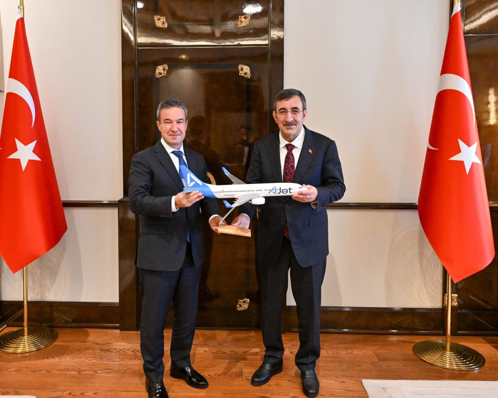 TC Cumhurbaşkanı Yardımcısı Yılmaz, AJet Genel Müdürü Sarp’ı kabul etti