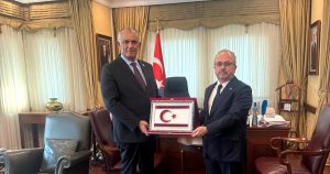 Çavuşoğlu, Türkiye’nin Bakü Büyükelçiliği’ni ziyaret etti