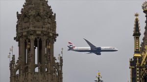 İngiltere’de gidiş yönlü uçuşlarda teknik arıza kaynaklı aksaklık yaşanıyor