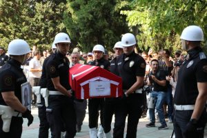 Türkiye, yangında hayatını kaybeden kahraman şehitlerini defnetti