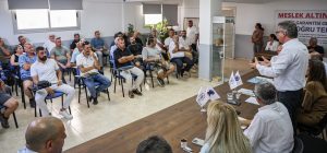 Erhürman, KTEZO’da bir grup esnafla bir araya geldi