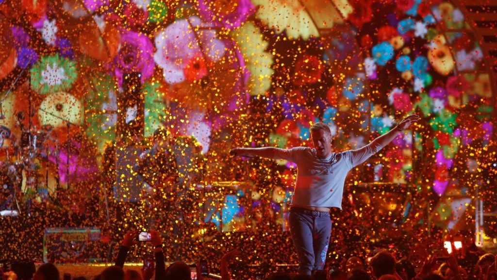 Coldplay konserinde güneş paneli kullanacak