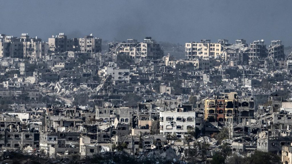 İsrail’in Gazze’ye dün sabahtan bu yana düzenlediği saldırılarda 11’i çocuk 58 kişi hayatını kaybetti