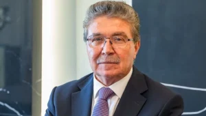 Başbakan Üstel: Fırtınalı denizlerin kaptanıyız