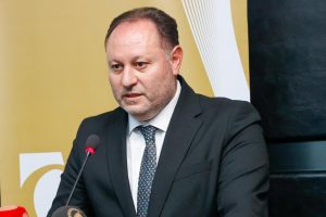 Öztürkler: “Rumlar hukuki zeminden uzak, siyasi bir manipülasyon içerisinde”