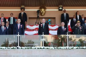 Dışişleri Bakanı Ertuğruloğlu, Harp Okulları Diploma Alma ve Sancak Devir Teslim Törenlerine katıldı