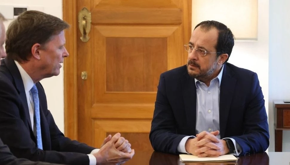 Hristodulidis ile Stewart görüştü: Kıbrıs Rum liderliğine göre “çözümün anahtarı Ankara’da”