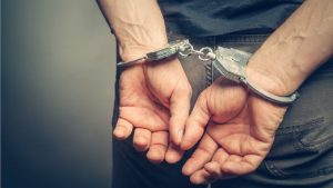 İkamet izinsiz 12 kişi tutuklandı