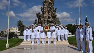 MSÜ öğrencileri Gazimağusa’da liman ziyaretlerinde bulunuyor… Zafer Anıtı’na çelenk konuldu
