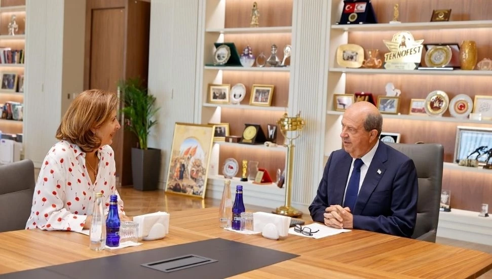 Cumhurbaşkanı Tatar, BM Genel Sekreteri Kıbrıs Kişisel Temsilcisi Holguín’i kabul etti
