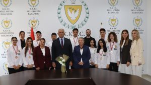 Çavuşoğlu, Güzelyurt Meslek Lisesi Turizm Alanı öğrencilerini kabul etti