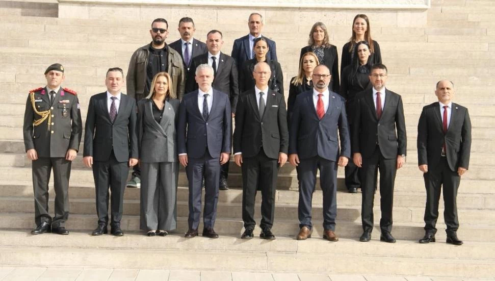 Çalışma ve Sosyal Güvenlik Bakanı Oğuzhan Hasipoğlu, Anıtkabir’i ziyaret etti