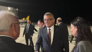 Erhürman adaya döndü