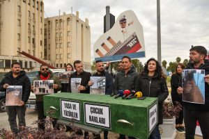 KTOEÖS, Başbakanlık Işıklarında sembolik tabutlu eylem gerçekleştirdi