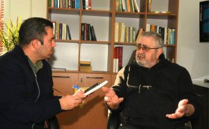 Yarım asrı aşan sanat yolculuğunda “Caher” rolüyle bir halkın hafızasına kazınan isim: Osman Balıkçıoğlu