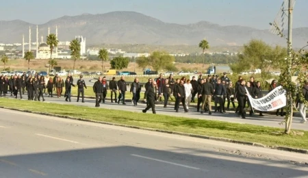 Kamuda yetkili 5 sendika bu kez de Terminal’den Turizm Bakanlığı’na yürüyecek