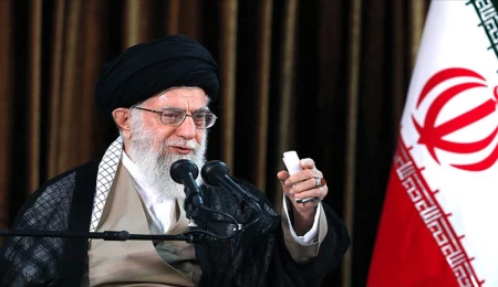 İran lideri Ali Hamaney: ABD saldırırsa savaş bölgesel olur