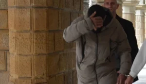 Bankta unutulan cep telefonunu çaldı: 20 günü aşmayacak süreyle cezaevine gönderildi