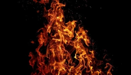 Paşaköy’de park halindeki araçta yangın