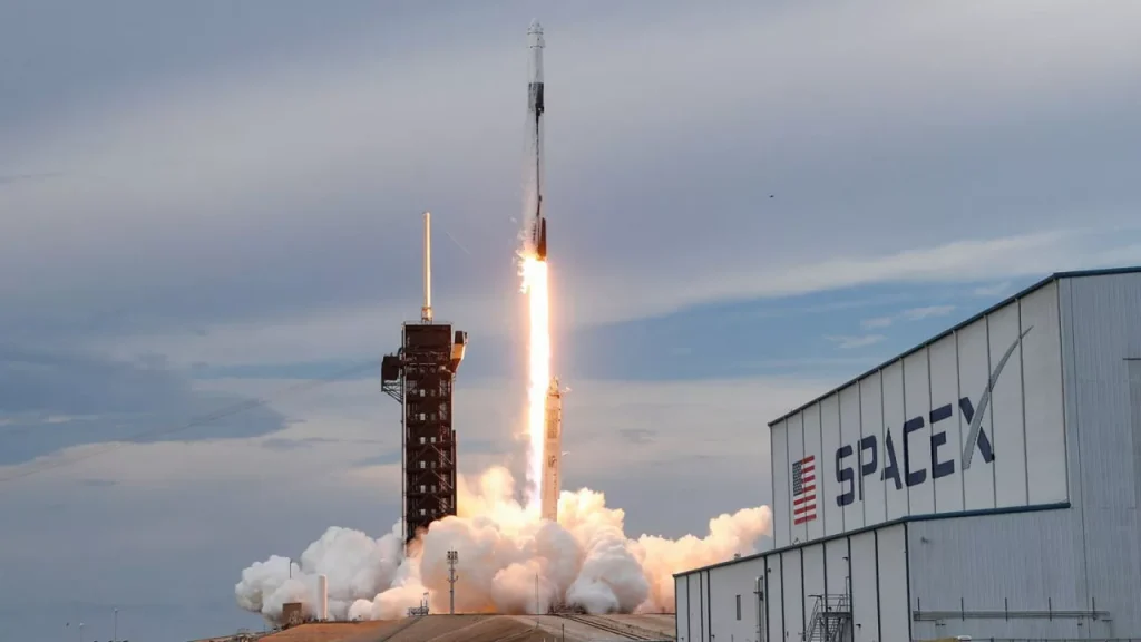 SpaceX’den Çılgın Proje: 1 Milyon Uydu!