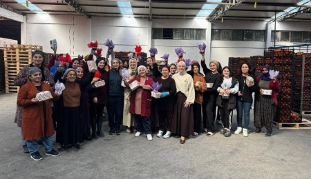 Vakıflar İdaresi’nden emekçi kadınlara 8 Mart ziyareti