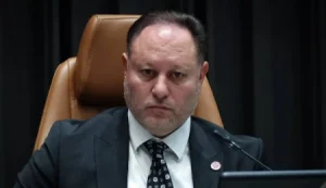 Ziya Öztürkler’den Katar’da düşen helikopterde yaşamını yitiren şehitler için başsağlığı mesajı