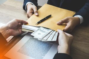 “İhaleleri akrabalarına vererek milyonlarca zarara yol açtılar”