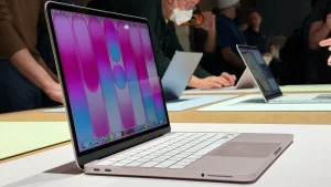 MacBook Neo Satışları Rekor Kırıyor: Stok Yok!