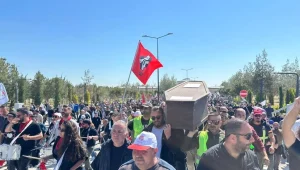 Sendikalar yeni öneriyi reddederek hükümeti istifaya çağırdı