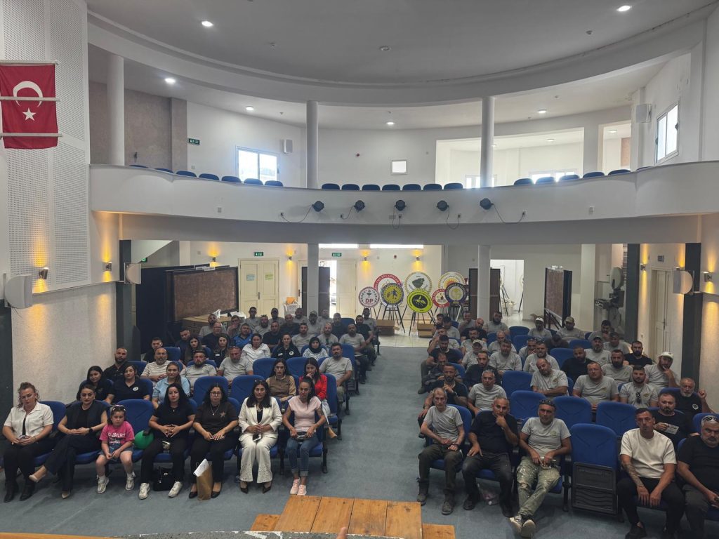 Kasım, Belediye personeli ile bayramlaştı