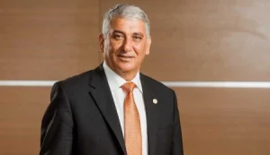 Mahmut Özçınar, annelerin gününü kutladı