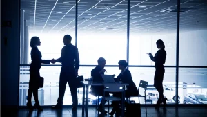 Uygulama Mezarlığından Kaçış: 5 Servis Yerine Tek Platformla Bütçenizi Koruyun
