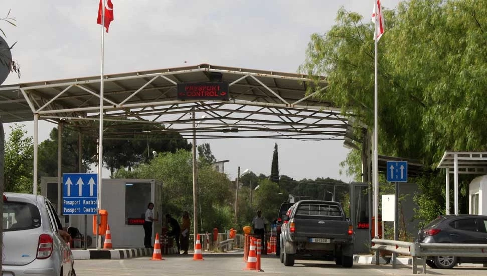 Rum Gümrük Dairesi’nden Kuzey Kıbrıs’tan 200 litre mazot aldığı tespit edilen şahsa 800 Euro ceza