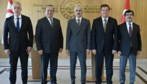 Ataoğlu ve Arıklı, Uraloğlu’nu ziyaret etti: Ercan Havalimanı’ndaki eksikliklerin giderilmesi ele alındı